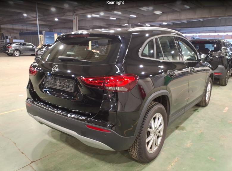 Mercedes GLA 180 d Aut. Widescreen CarPlay Navi 1/2 Leather KeylessStart Camera Klima PDC #3