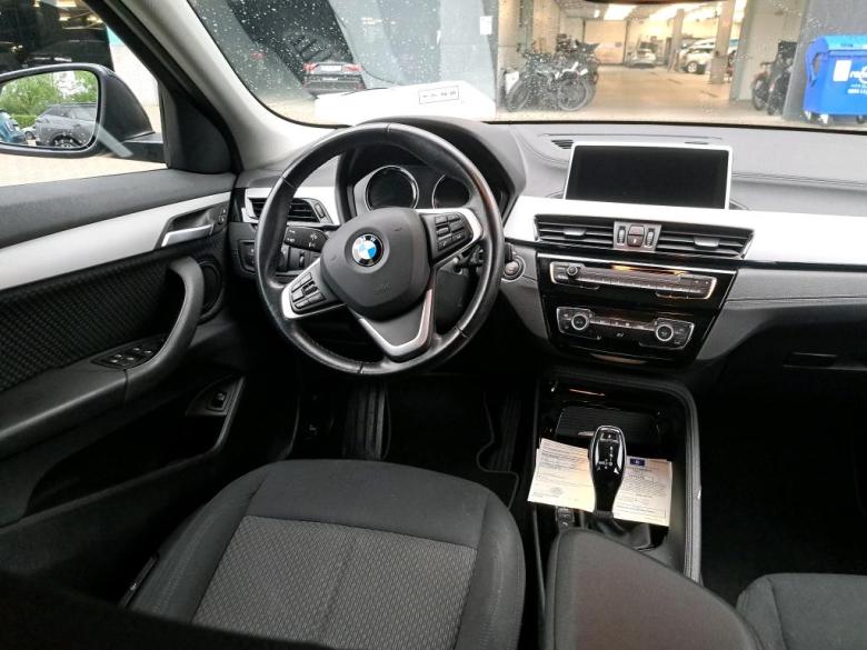 BMW X2 sDrive16dA Pano Aut. LED Navi Klima PDC ... #3