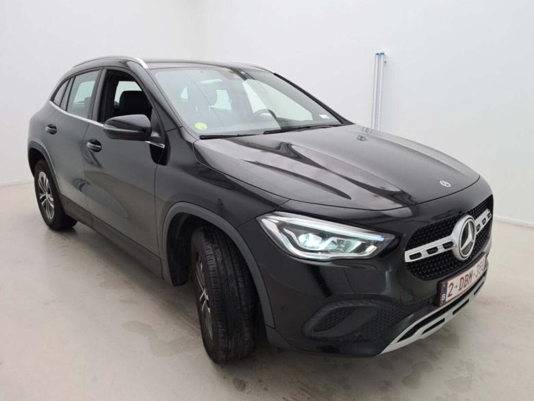 Mercedes GLA 180 d Aut. LED CarPlay Navi 1/2 Sport-Leather KeylessStart Camera Klima PDC ... #3