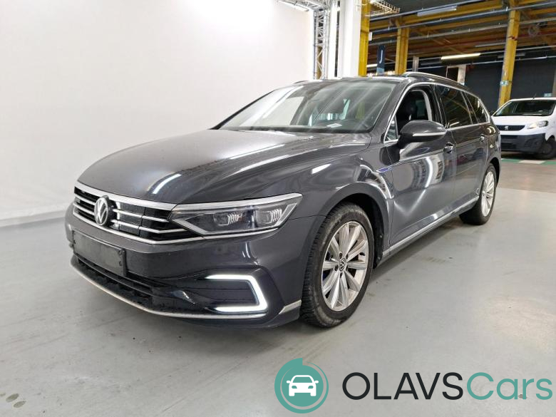 Volkswagen Passat GTE 1.4 PHEV Pano Aut. LED-Matrix Sport-Seats Navi CarPlay Klima PDC ...