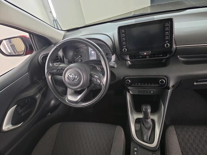 Toyota Yaris 1.5 Hybrid Dynamic Aut. Navi Camera Klima PDC ... #5