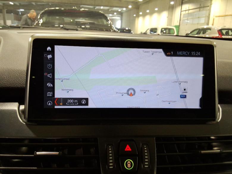 BMW 216 d Gran Tourer Head-up Navi Camera Klima PDC ... #6