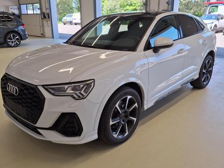 Audi Q3 Sportback 45 TFSI Quattro Aut. S-Line Black Pano Matrix-LED Virtual Navi Sport-Leather Camera Klima PDC ... #1